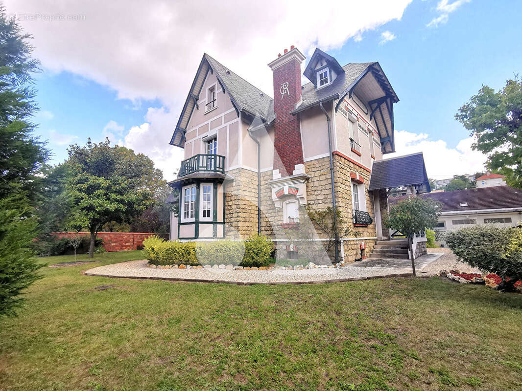 Maison à LA FRETTE-SUR-SEINE