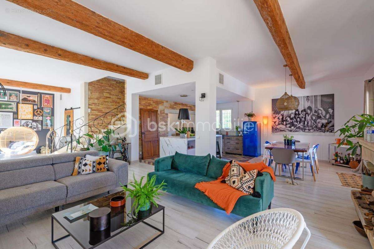 Maison à VENEJAN