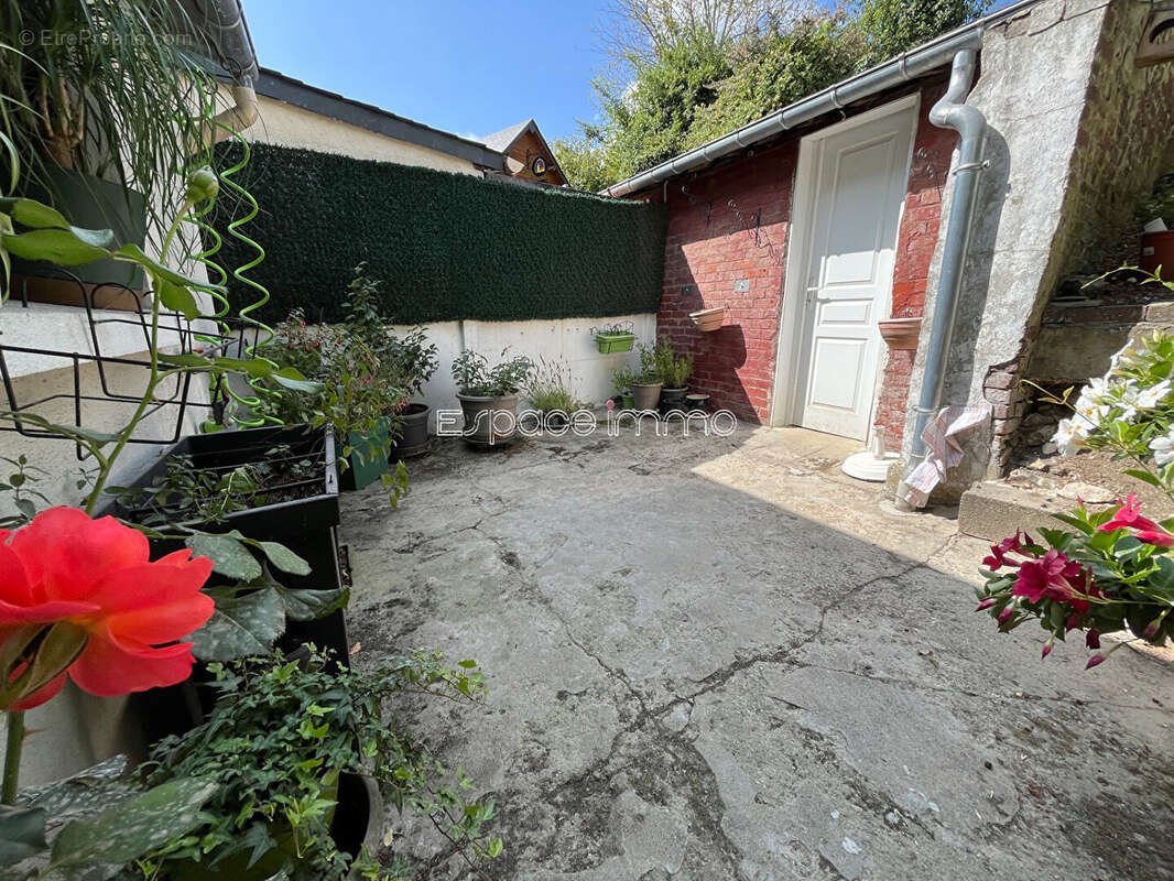 Maison avec jardin, atelier et cave - malaunay centre - 105,81 m² - photo 7