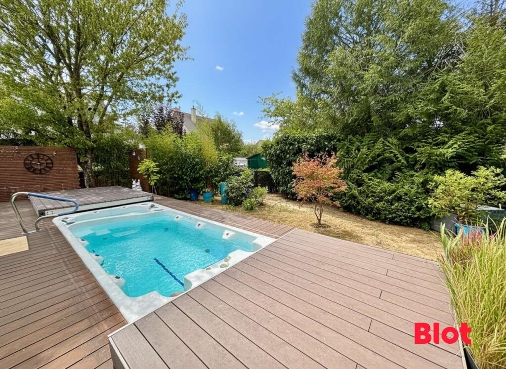 Maison 127 m² à Orgeres  - photo 3