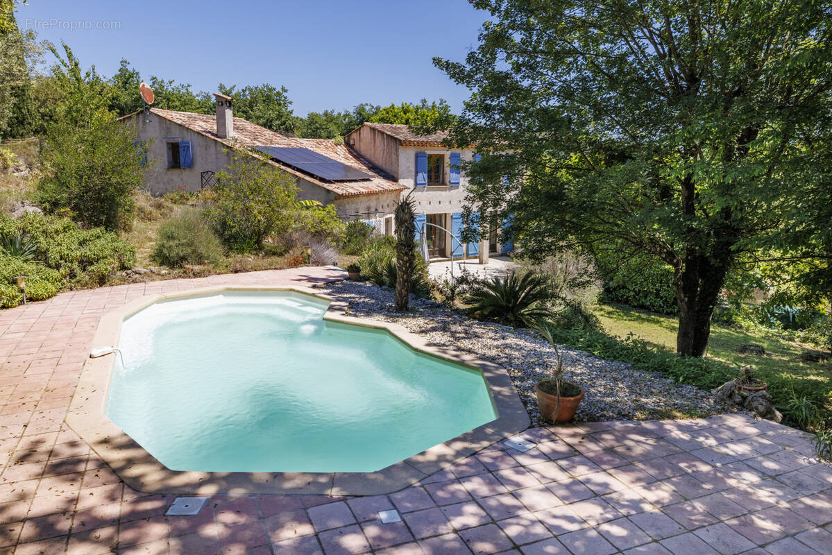 Maison à TOURRETTES-SUR-LOUP