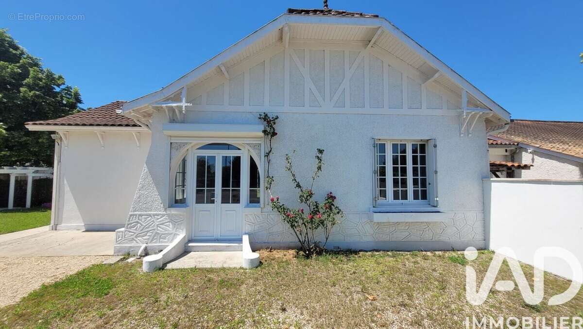 Photo 3 - Maison à LA ROCHE-CHALAIS