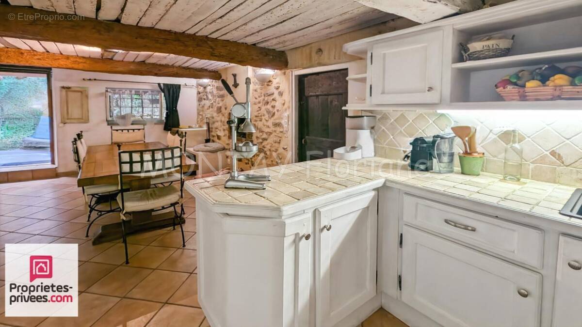 Maison à ROQUEBRUNE-SUR-ARGENS