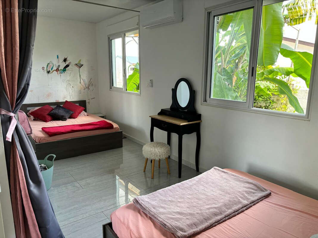 Villa T3 avec Studio T1 attenant et piscine Superficie 115 m2 secteur Soula - photo 11