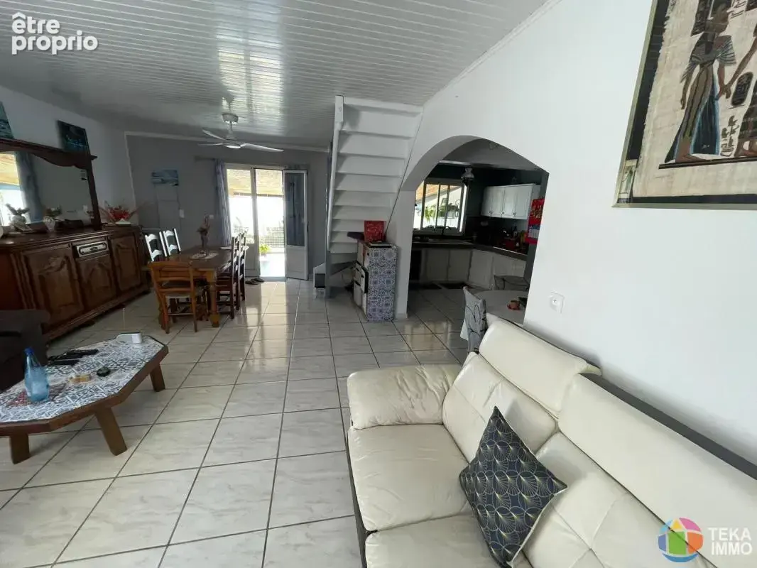 FABIEN TEKA IMMO vous propose à la vente une maison F4 mitoyenne située à Sainte Marie dans le quartier de Beaumont, ile de la R - photo 6