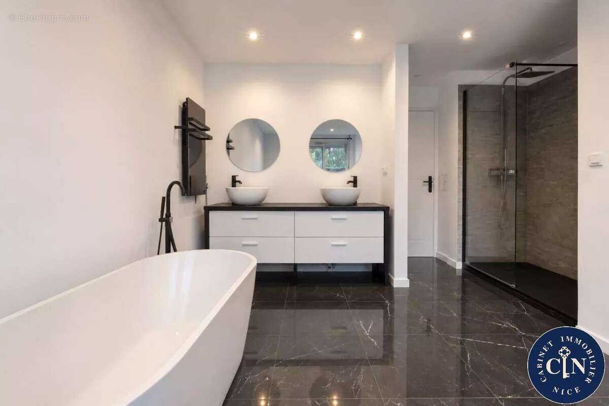 Appartement 61 m² à Nice  - photo 6