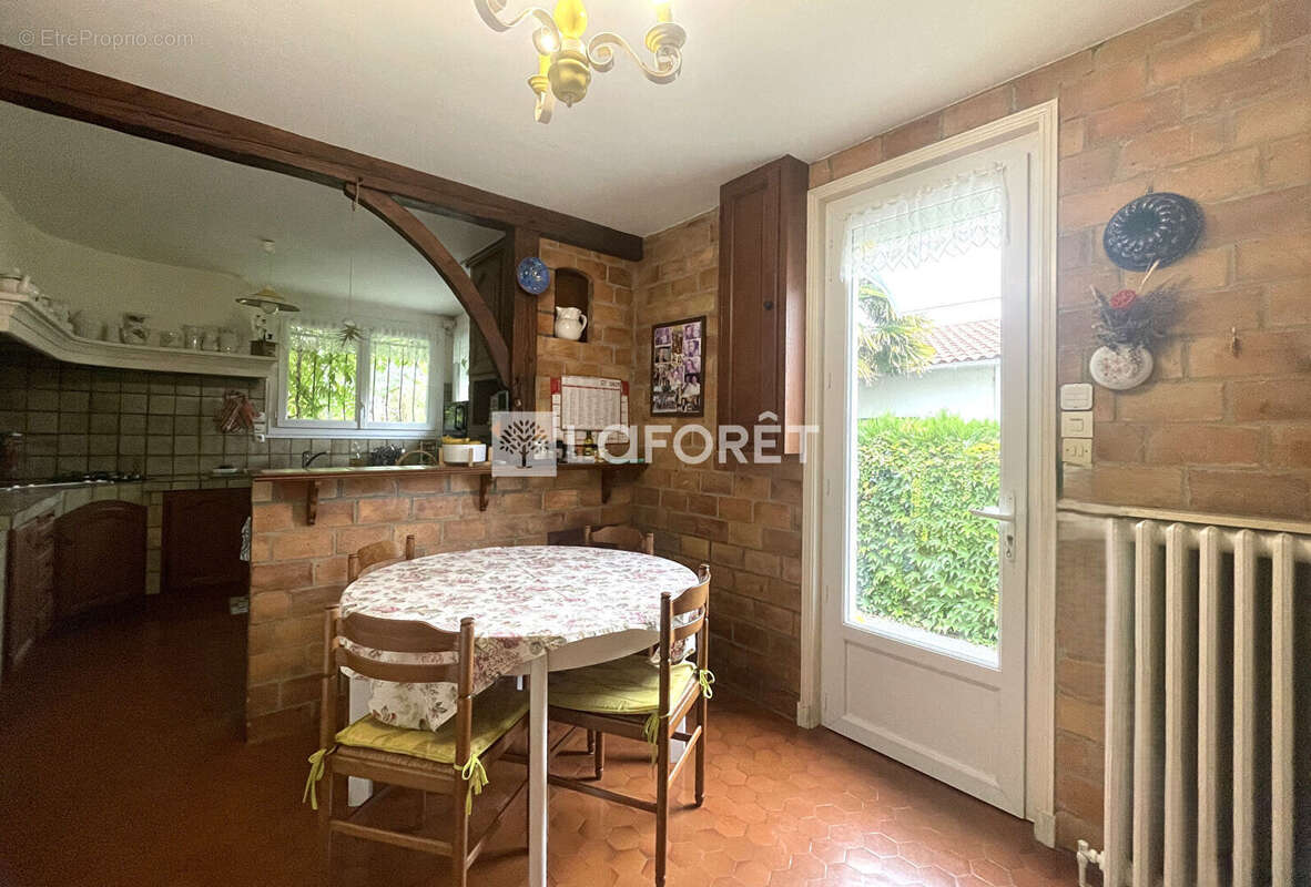 Maison à L&#039;EGUILLE