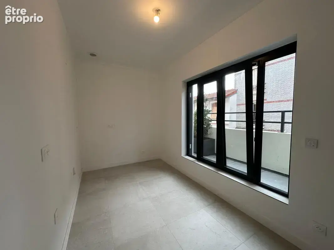 Saint-Ouen – Spacieux T4 familial rénové avec prestations premiums - photo 14