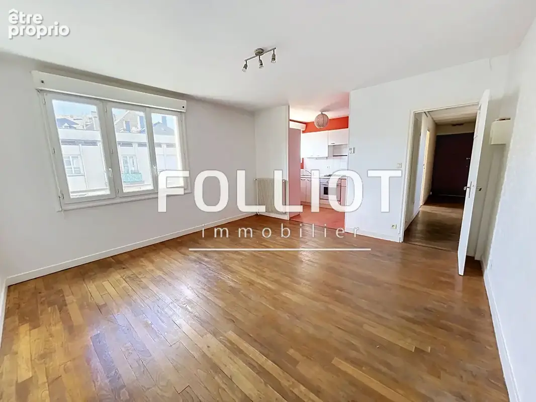 Appartement à FOUGERES