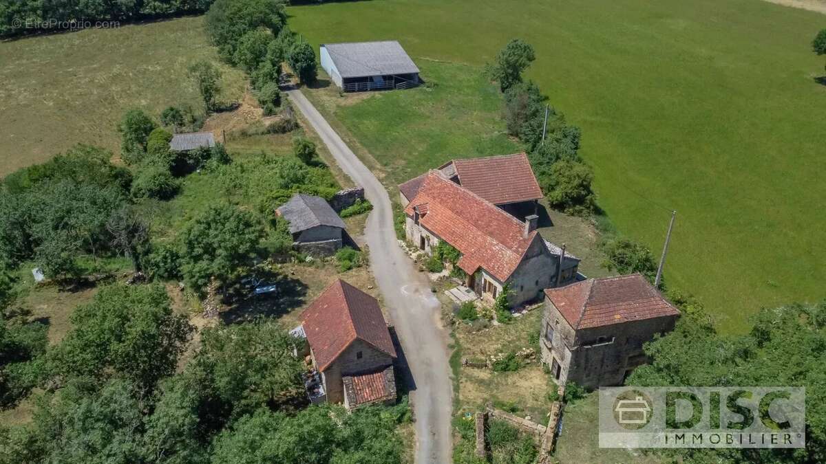Charmant ensemble avec petite maison et dépendances. - photo 22
