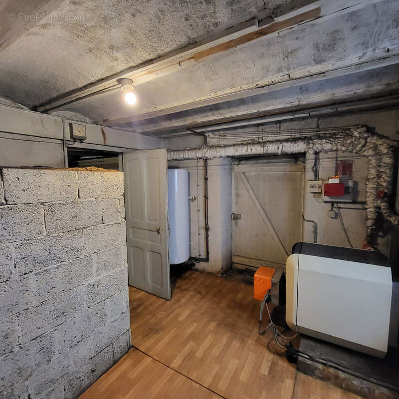 Maison à RIOM-ES-MONTAGNES