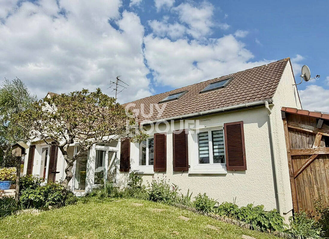 Maison à EZY-SUR-EURE