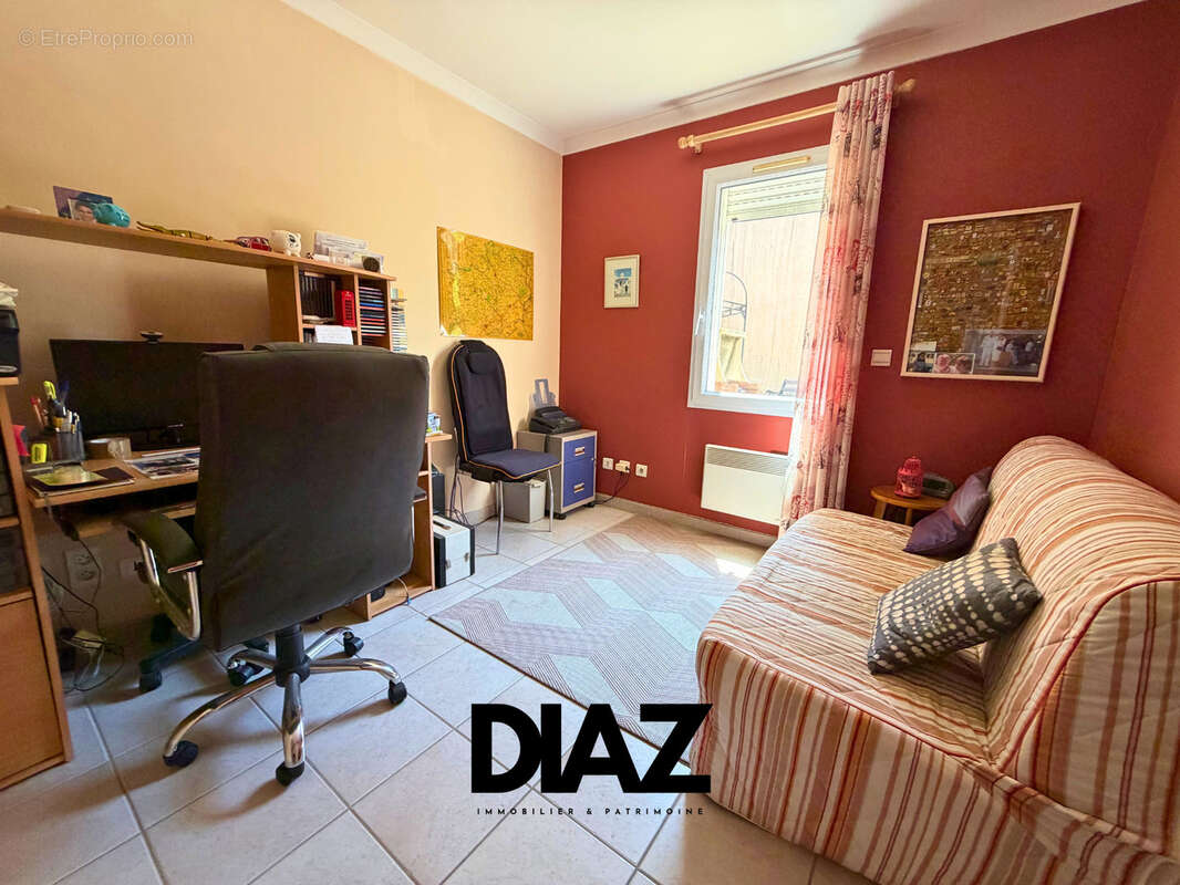 À VENDRE   NÎMES VACQUEROLLES Villa 4 pièces   86 m2   Terrain de 450 m2   299 250 € - photo 8