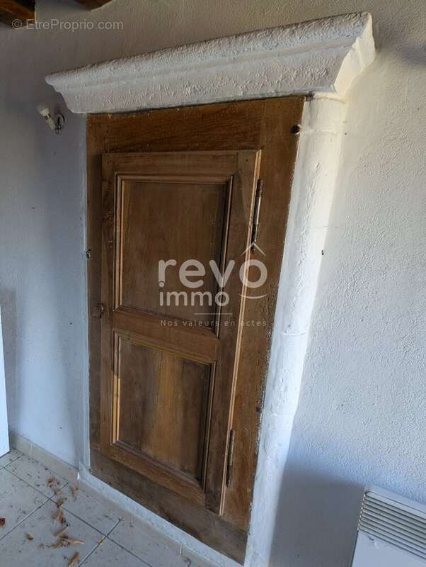 Maison à ROCHE-SAINT-SECRET-BECONNE