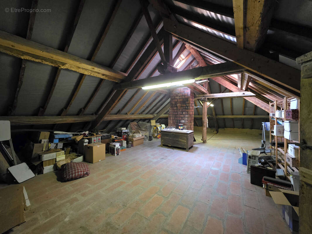 Maison à SAINT-GERVAIS-D'AUVERGNE