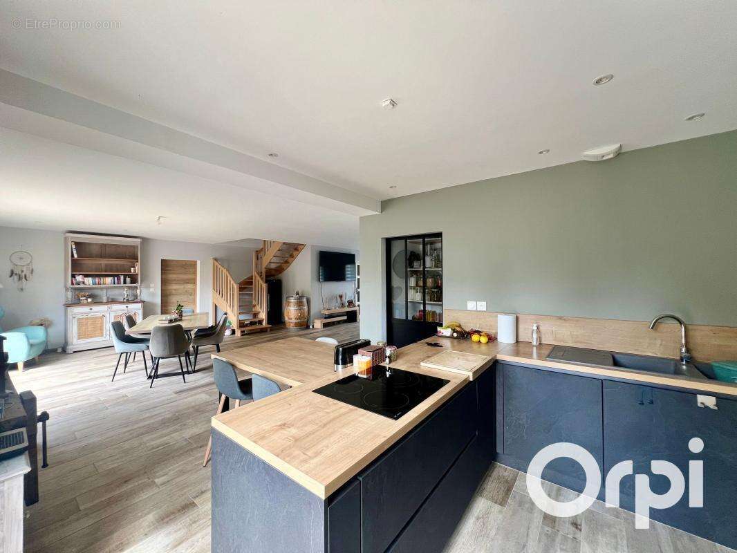 Maison à LANDRETHUN-LES-ARDRES