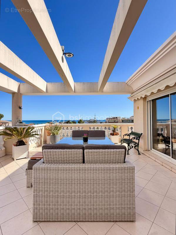 Appartement à SAINT-LAURENT-DU-VAR