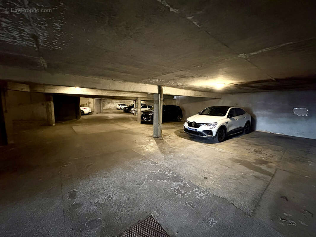 Appartement t2 / ascenseur / cave / parking privatif couvert / chamalières / centre-ville / mairie - photo 9