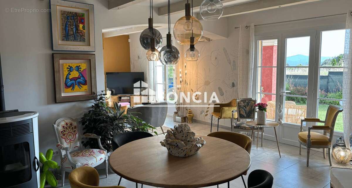 Coup de cœur ! Maison familiale 7 pièces de 201 m² avec piscine et grand garage à Forcalquier - photo 15