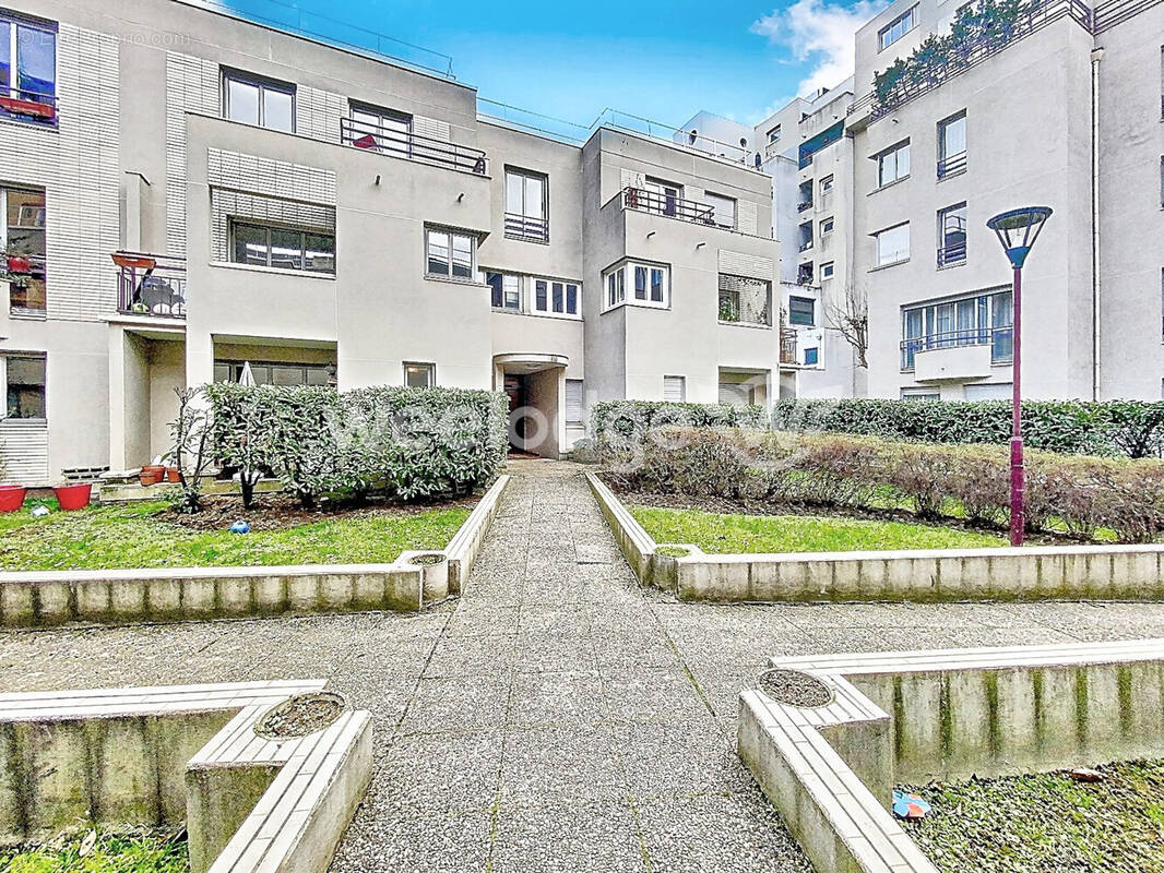 Appartement à PARIS-19E