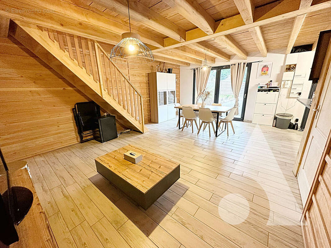 Maison à COURTERANGES