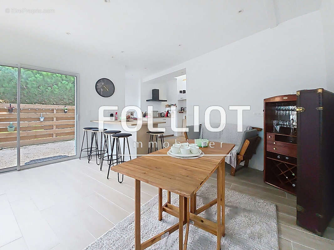 Maison à SAINT-PAIR-SUR-MER