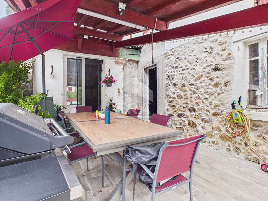 Hasparren -  Vente Maison  -  Beaux volumes - photo 8