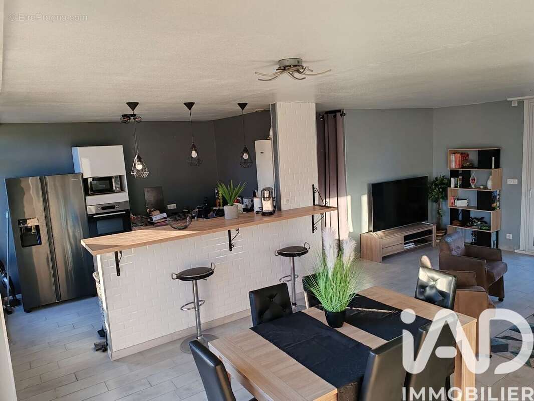 Photo 2 - Maison à BRIE-COMTE-ROBERT