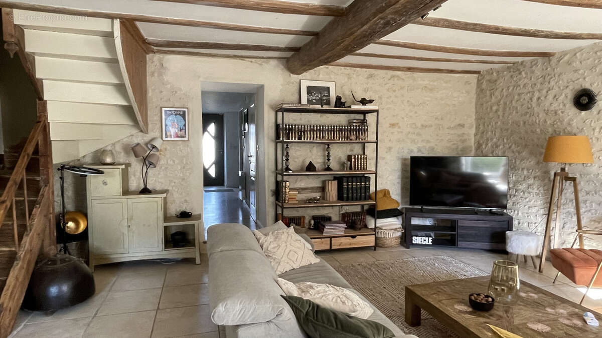 Maison à COURCELLES