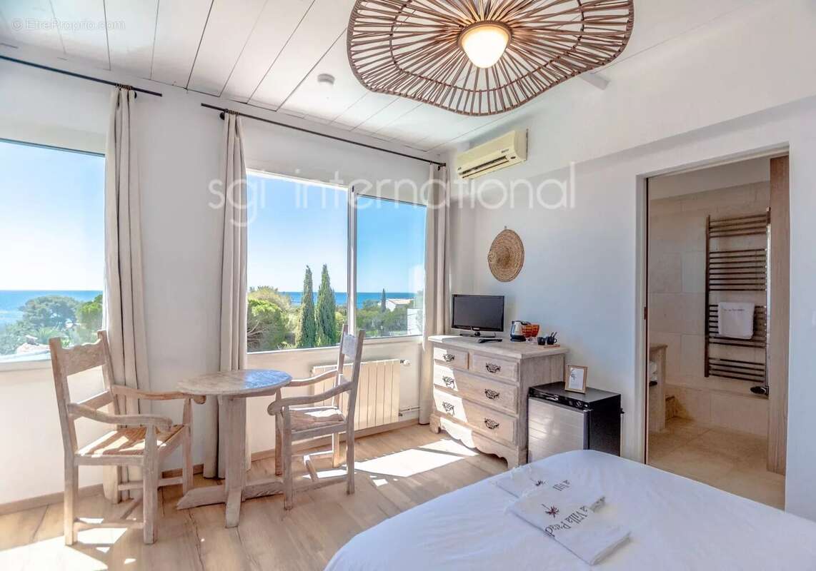 Maison à LES ISSAMBRES