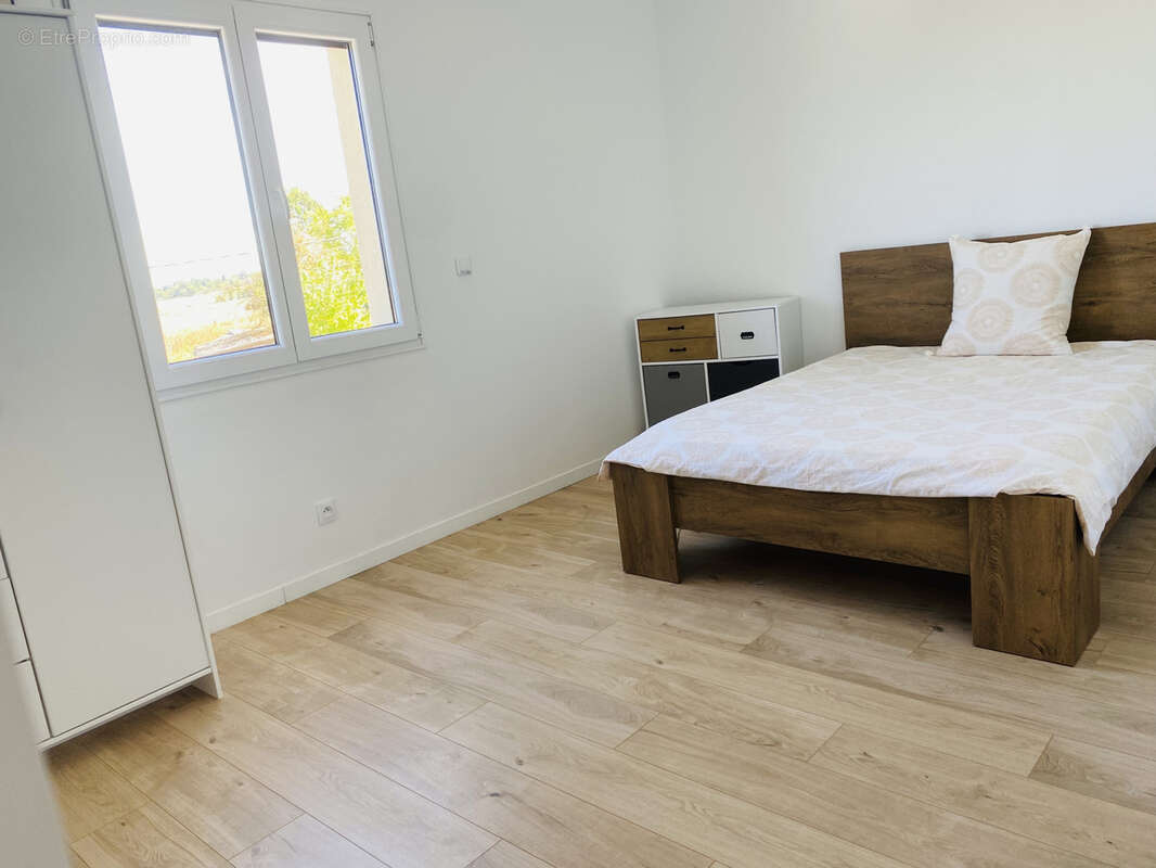 Maison à LA QUEUE-LES-YVELINES