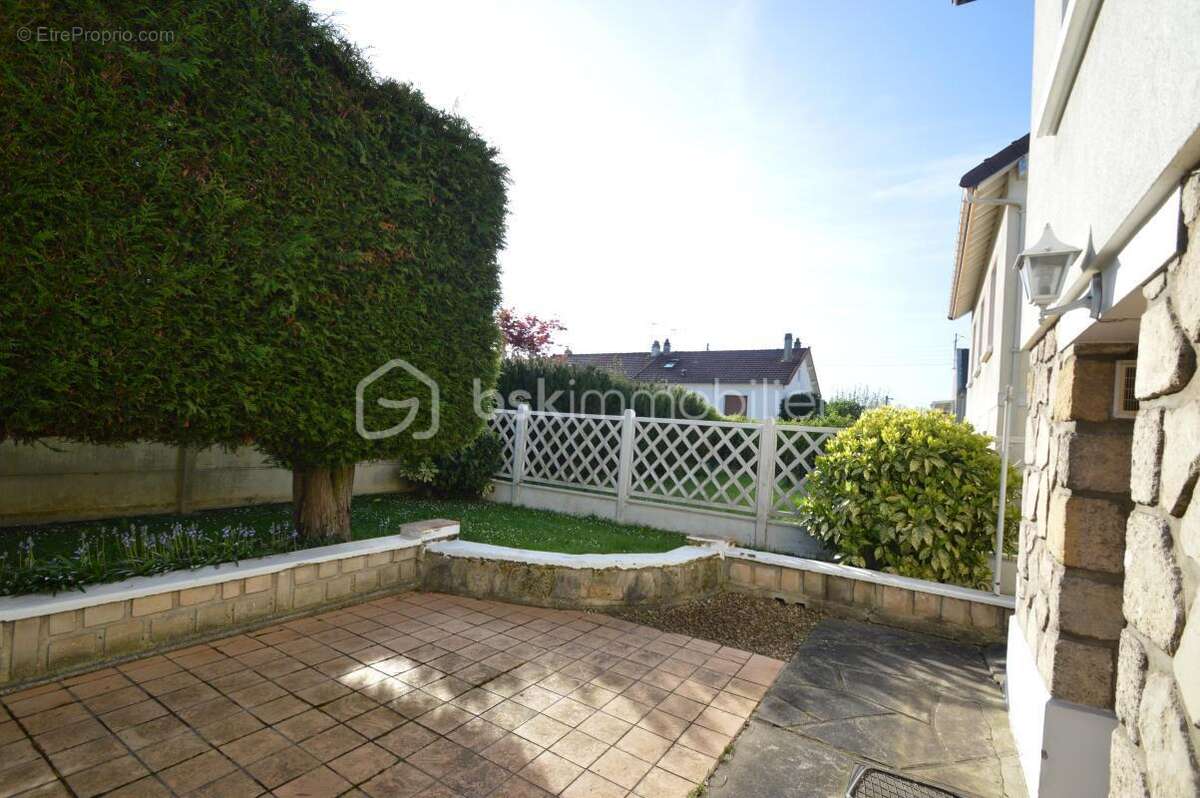 Maison à TREMBLAY-EN-FRANCE