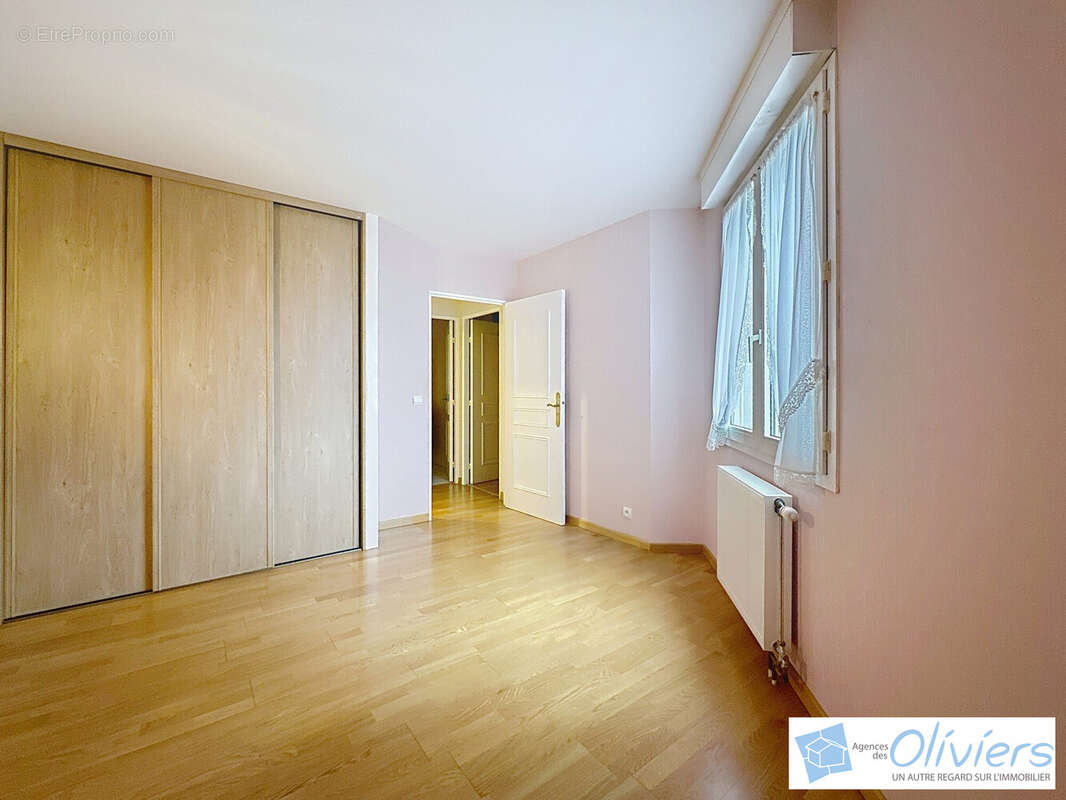 Appartement 87 m² à Montigny-Le-Bretonneux  - photo 7