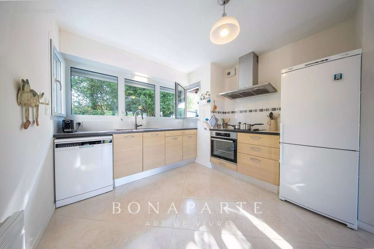 Golfe du morbihan, locmariaquer : maison 4 chambres, jardin paysagé de 975 m², le golfe à 300 m à pied - photo 10
