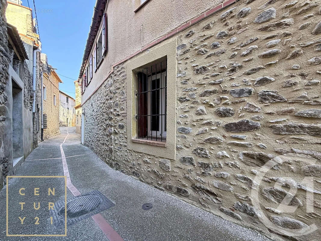 Maison à ESTOHER
