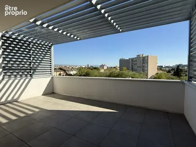 Photo Appartement à Bourg-Les-Valence au prix de 235 000€