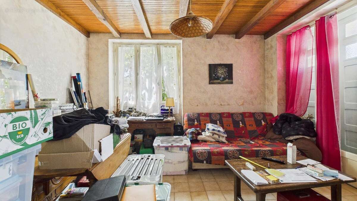 Maison à ONET-LE-CHATEAU