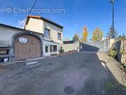 Maison à SAINT-BONNET-PRES-RIOM