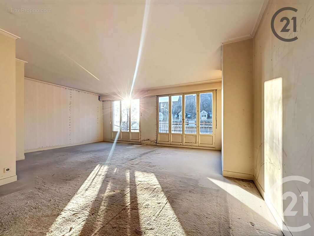 Appartement à BRIE-COMTE-ROBERT