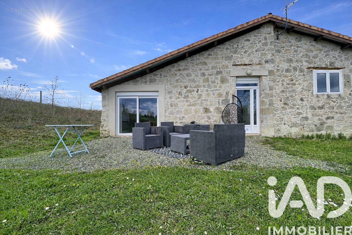 Photo 1 - Maison à PRAYSSAS