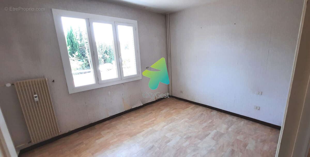 Appartement type 4, balcon, parking et cave - photo 9