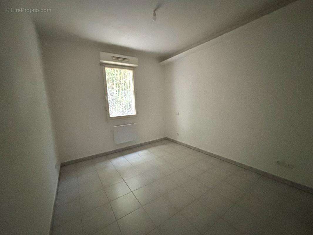 Appartement à SAINT-QUENTIN-DE-BARON