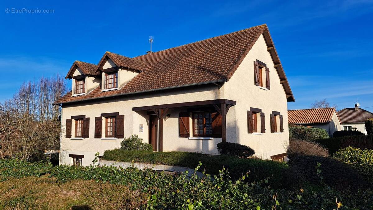 Facde maison - Maison à POITIERS