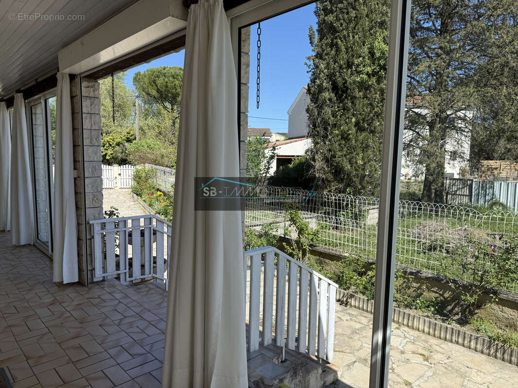 Maison à SAINT-JULIEN-LES-ROSIERS