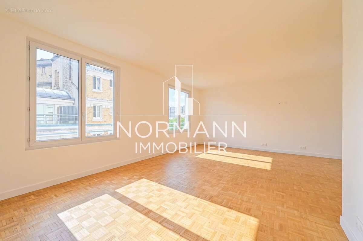 Appartement à PARIS-15E