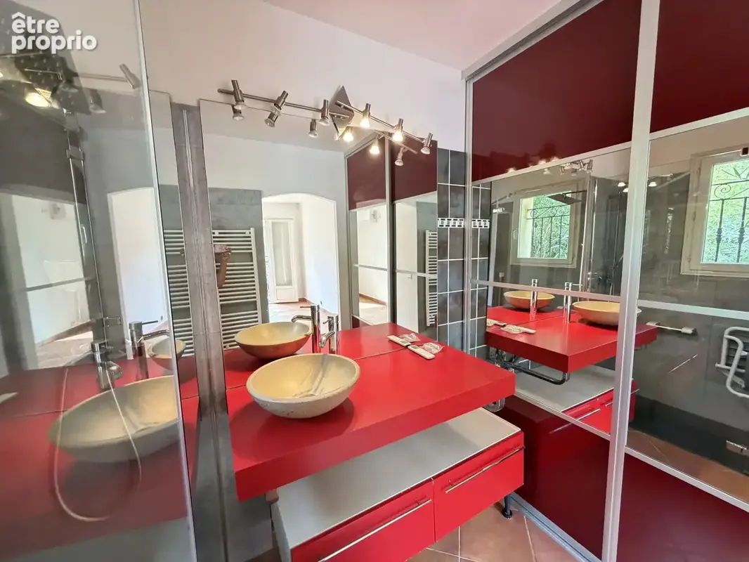 Figanières – calme, beaux volumes et piscine – 430 000 € - photo 5