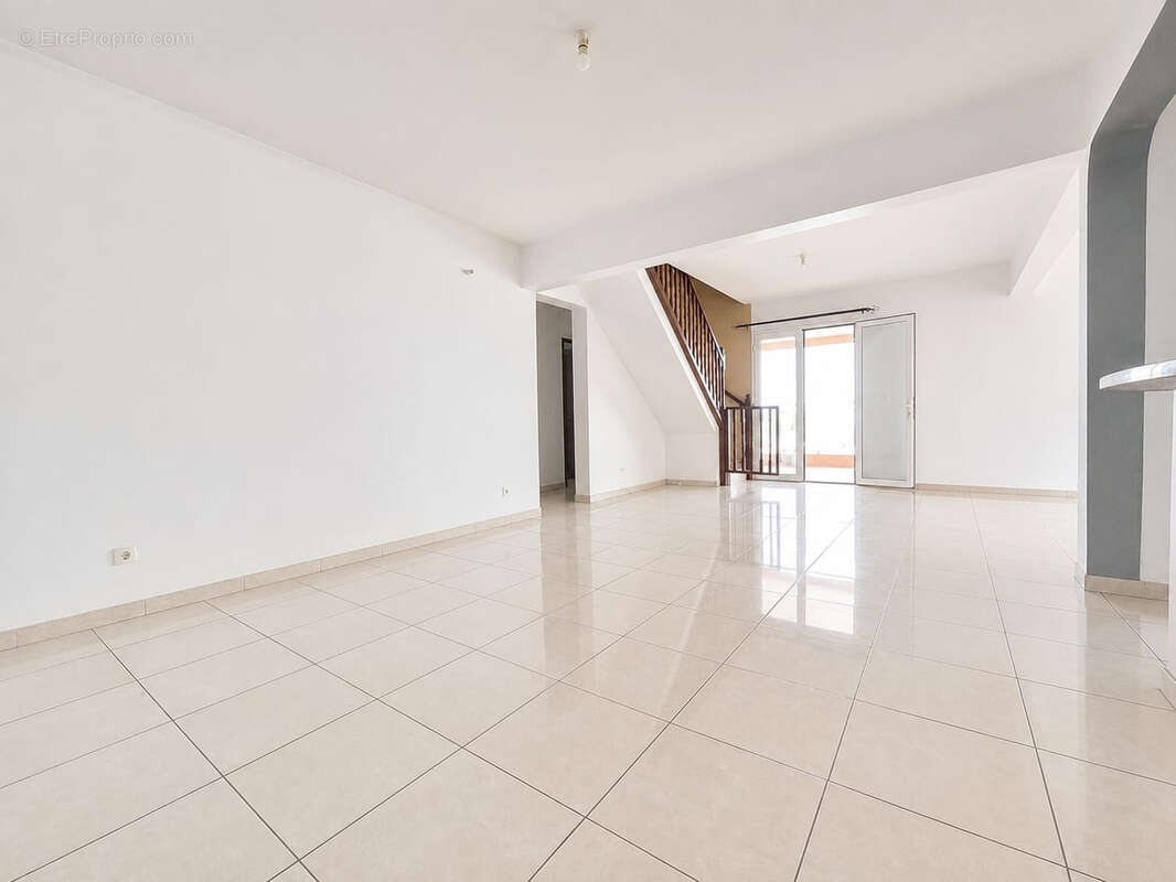 Villa f7 sur 1000 m2 saint-leu - photo 11