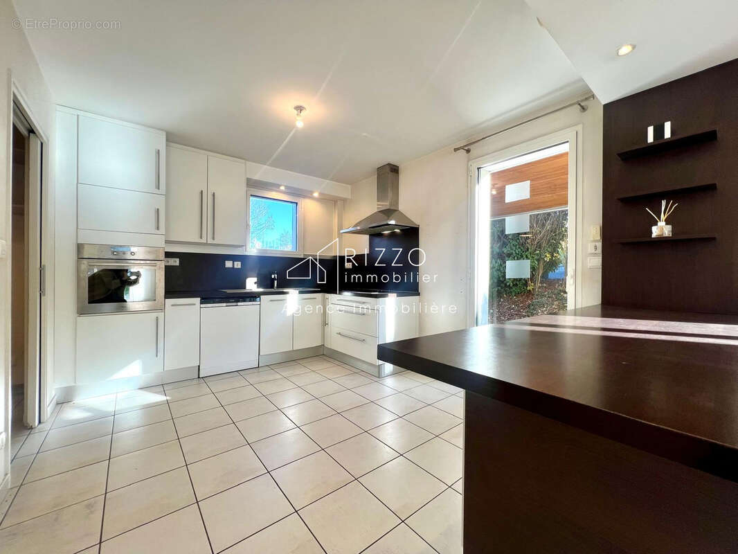 Maison à CRAN-GEVRIER