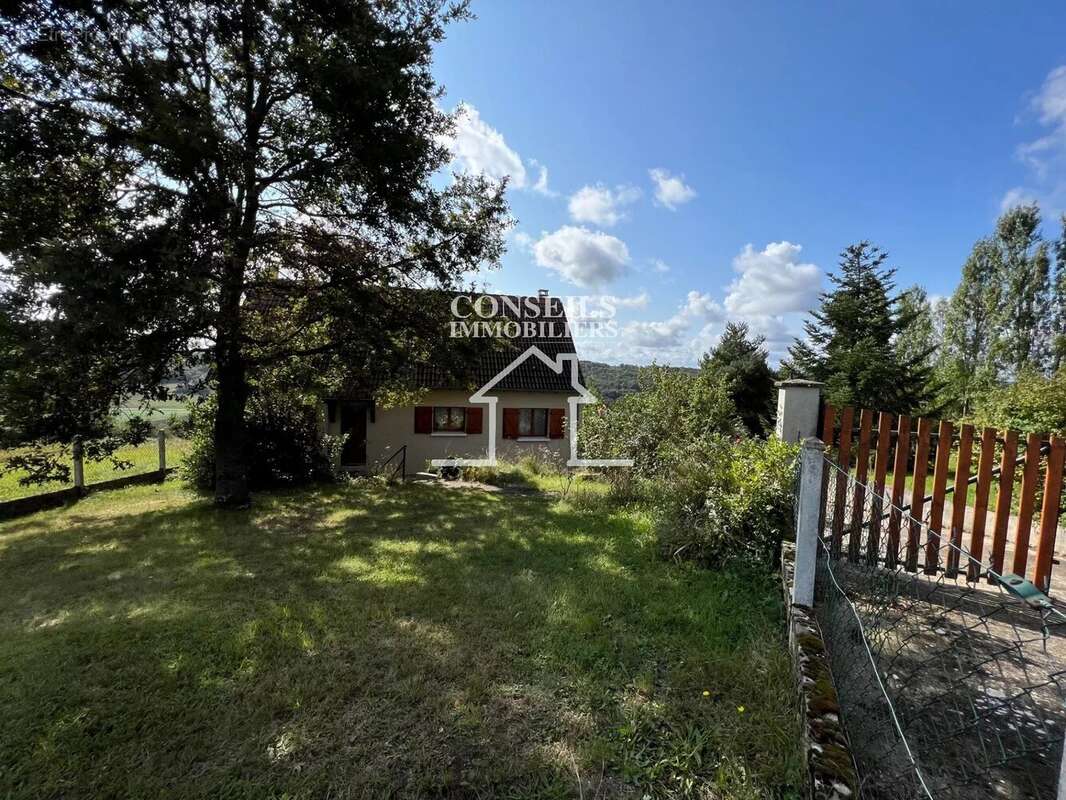 Maison à VILLENEUVE-SUR-YONNE