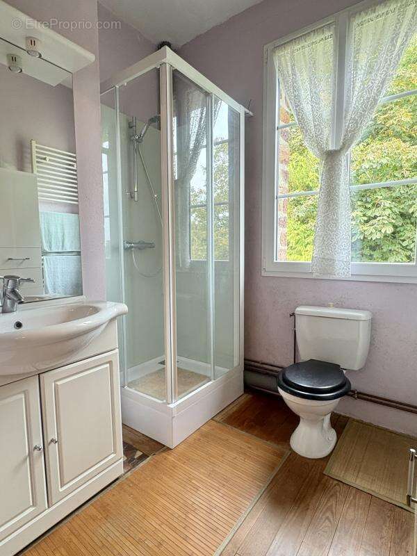 Maison à LE MESNIL-ROUXELIN